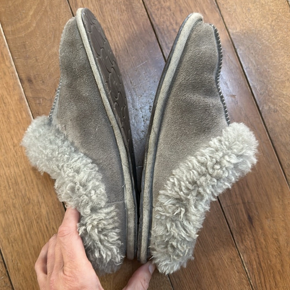 Ugg Slippers - image 5